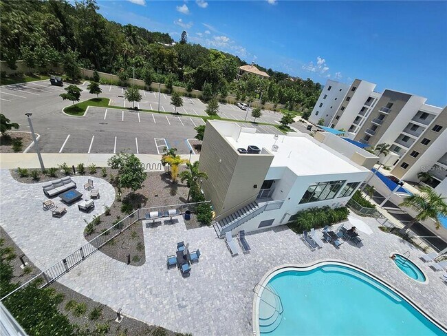 Building Photo - 1709 N Tamiami Trl