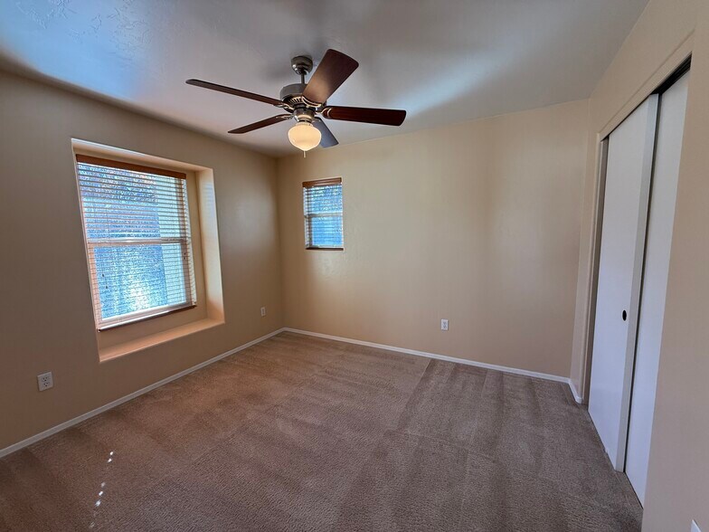 Building Photo - 2771 N Saramano Ln