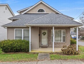 Building Photo - 3 Bedroom Available Now!