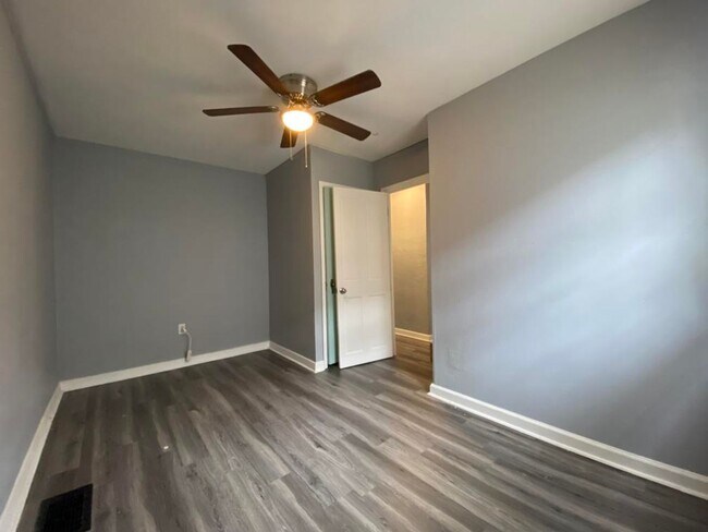 Building Photo - Daytona Beachside Charmer