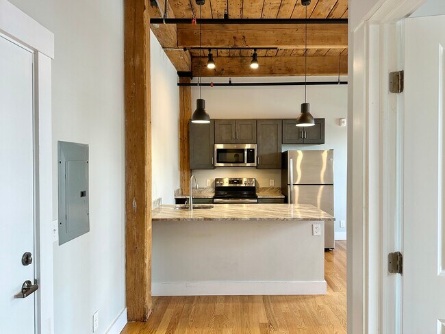 Building Photo - Torrey Factory Lofts