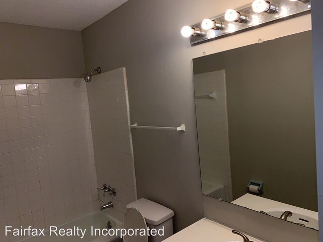 Building Photo - 3 br, 2 bath House - 3221 Dearborn Drive