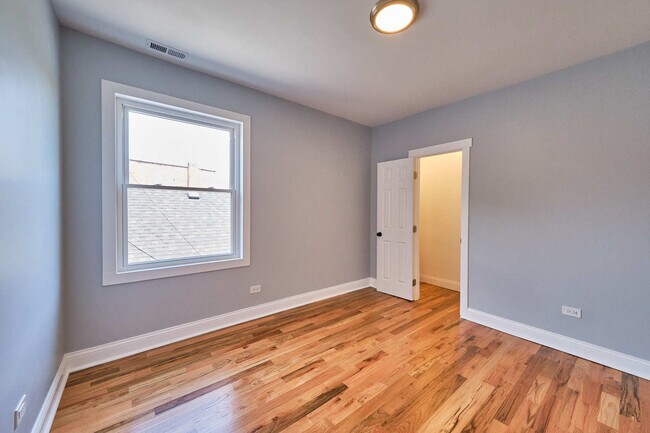 Building Photo - 6345 S Artesian Ave