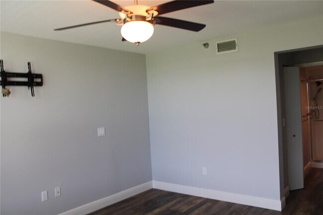 Building Photo - 4410 Fairways Blvd