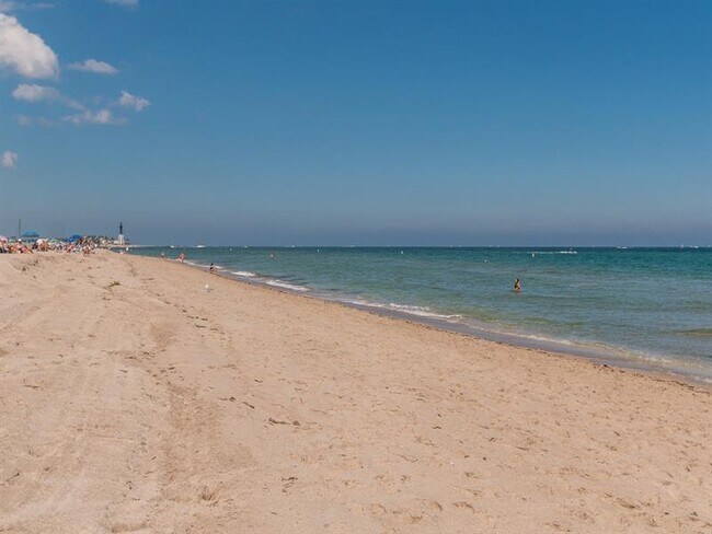 Building Photo - 750 N Ocean Blvd