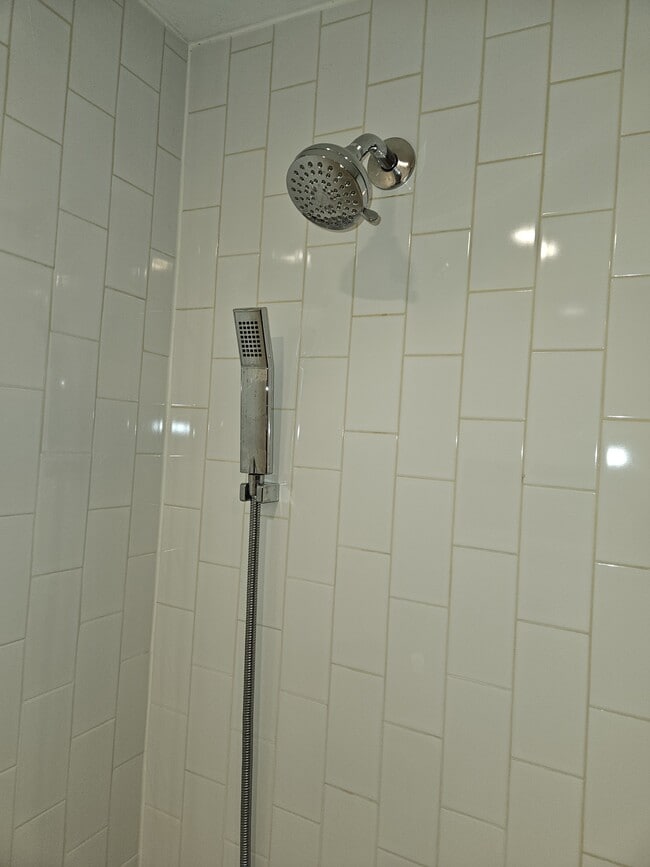 Building Photo - 317 Homeland Southway