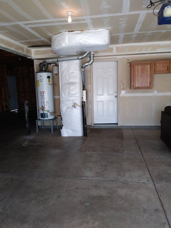 Building Photo - Beautiful 3 bedroom 2.5 bath CDA Home for ...