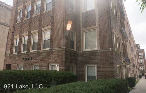 Primary Photo - 921-923 Lake St