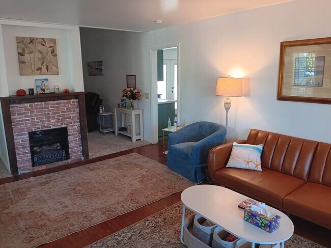 Building Photo - 206 2nd St NW