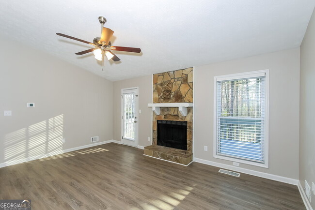 Building Photo - 3230 Revere Cir