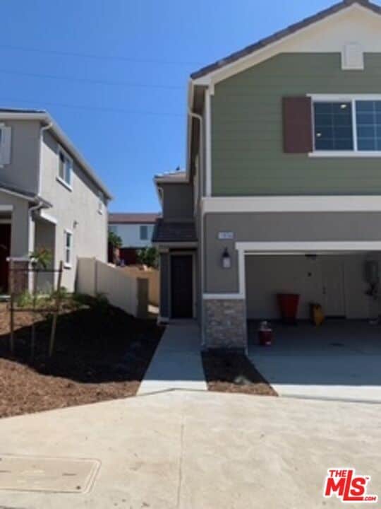 Building Photo - 11656 N Hilltop Ln