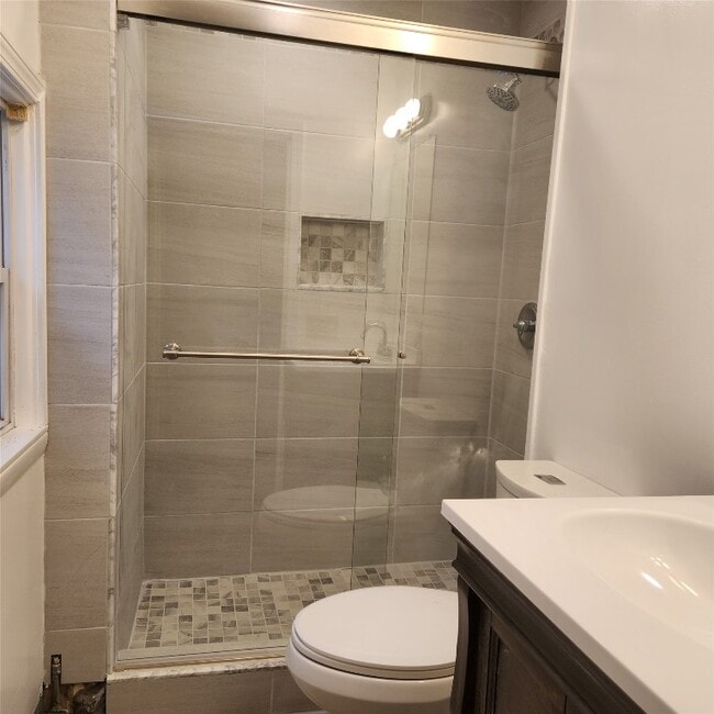 Building Photo - 40 Murray St