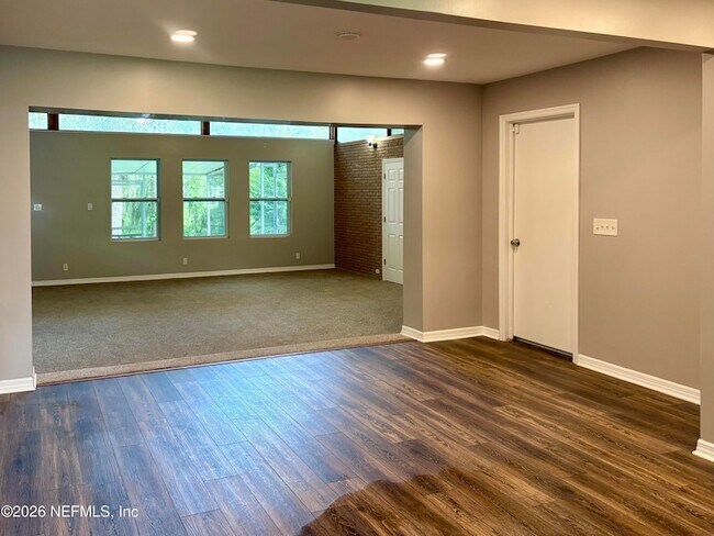 Building Photo - 7018 Bonnie Brae Ln