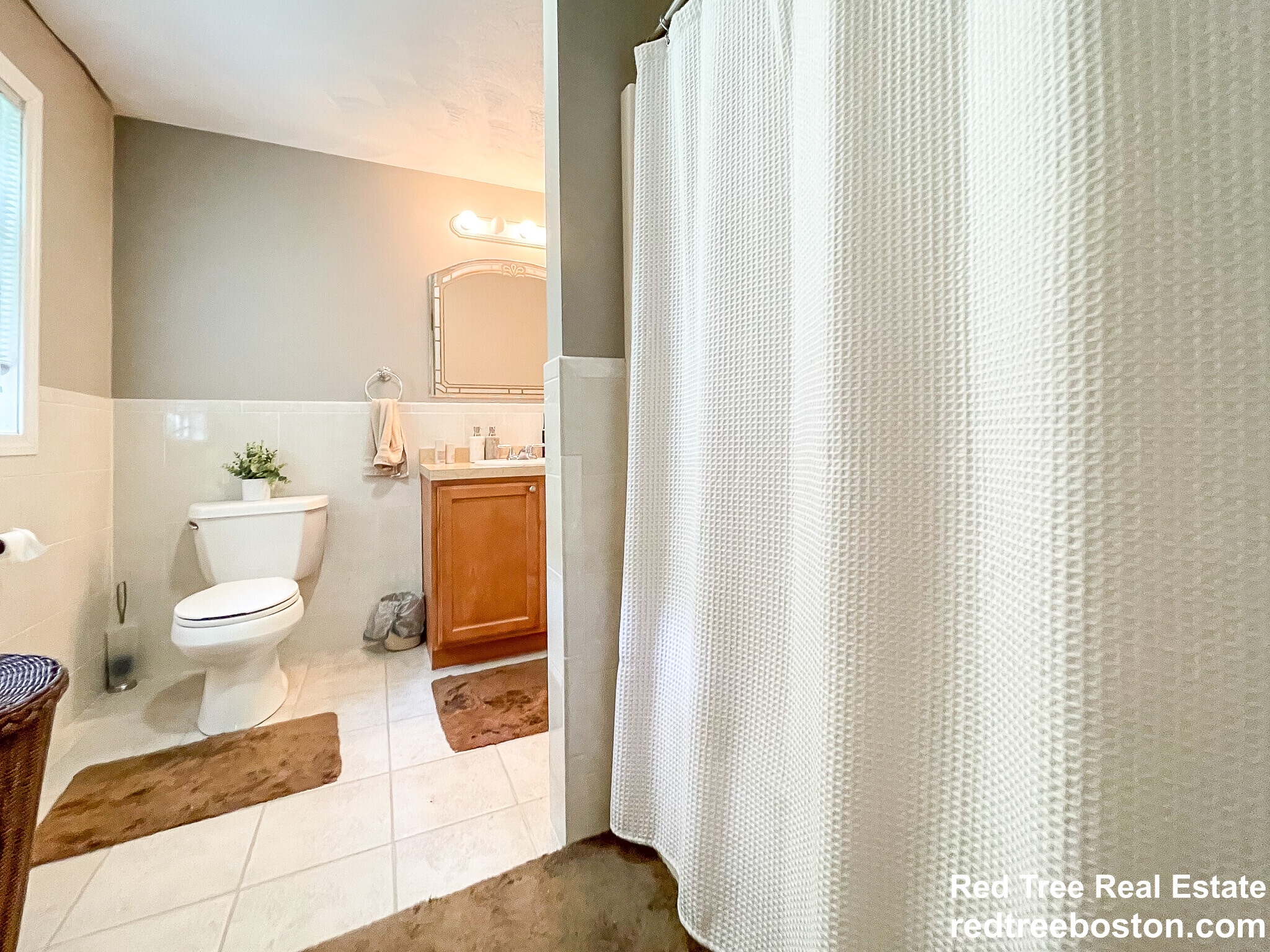 Building Photo - 496 Lebanon St