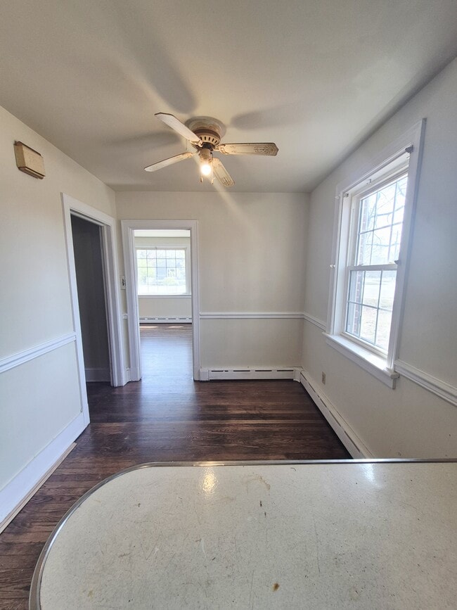 Building Photo - 5140 Alberene Rd