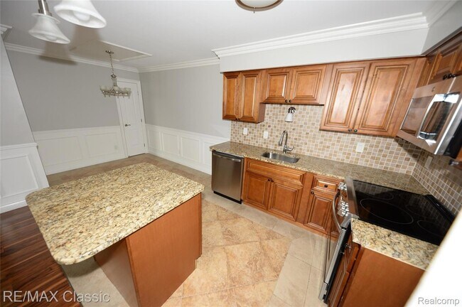 Building Photo - 15450 Ashley Ct