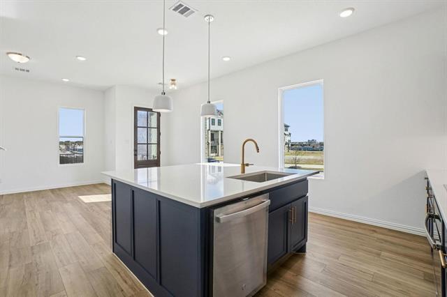 Building Photo - 1102 Bexar Ln