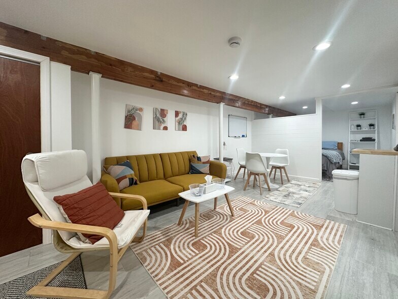 Building Photo - 44 Woodbine St