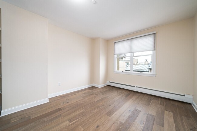 Building Photo - 206 Shearwater Ct W