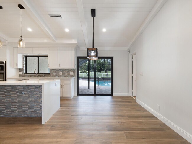 Building Photo - 19508 Hampton Dr