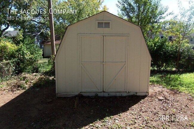 Building Photo - 830 E Rosebrier St