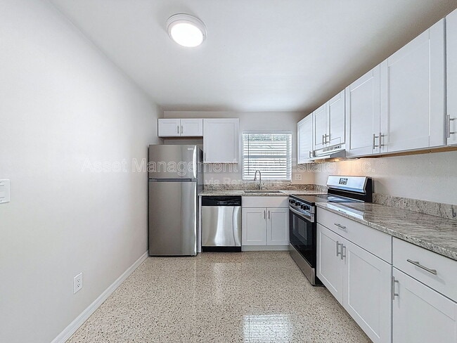Building Photo - 474 93rd Ave N
