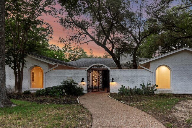 Building Photo - 4202 N Hills Dr