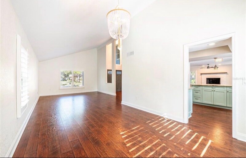 Building Photo - 1599 Brae-Moor Ln