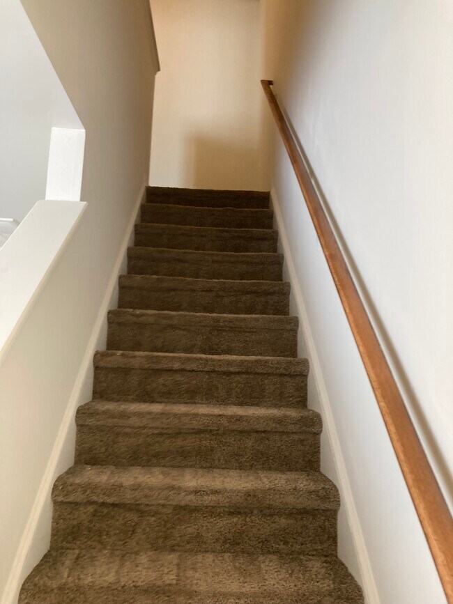 Building Photo - 31 Red Ln