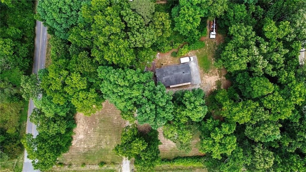 Building Photo - 3944 Fairburn Rd