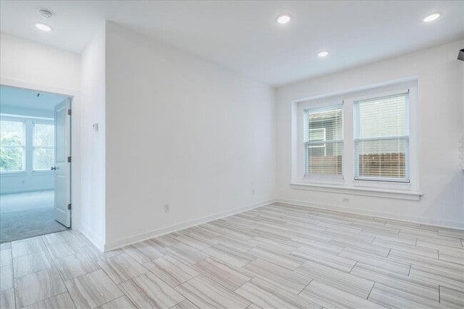 Building Photo - 8008 Prairie Rye Dr