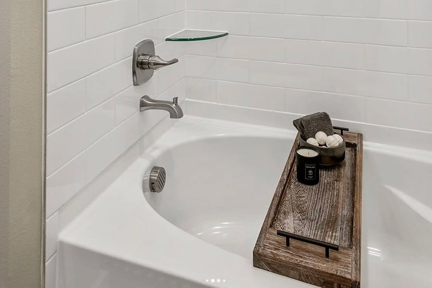 Building Photo - 8200 Glenn Day Dr