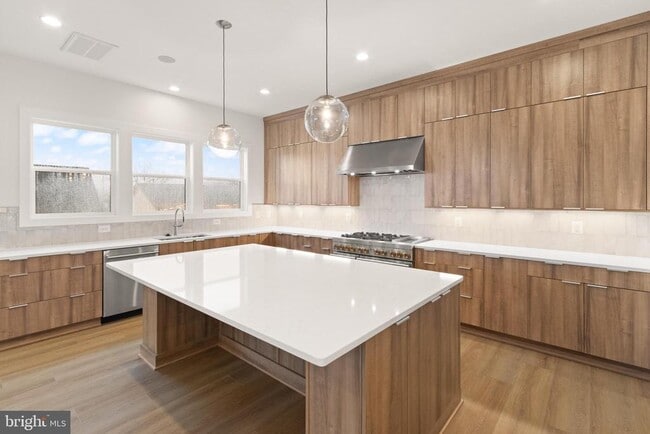 Building Photo - 849 N Manchester St