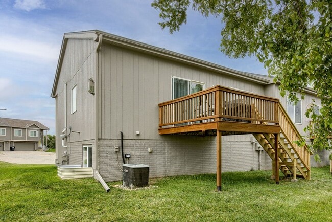 Building Photo - Short Term Furnished 3 Bedroom Townhome!!
