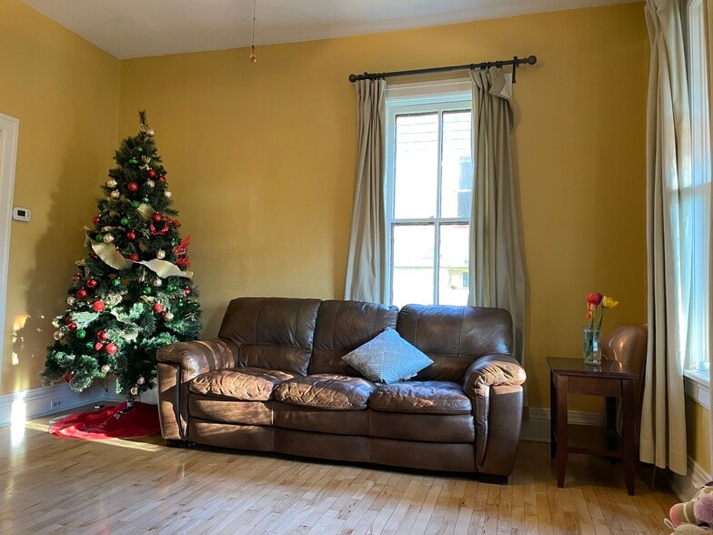 Building Photo - 211 East St