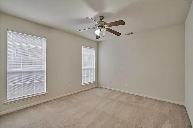 Building Photo - 511 Elm Ridge Dr