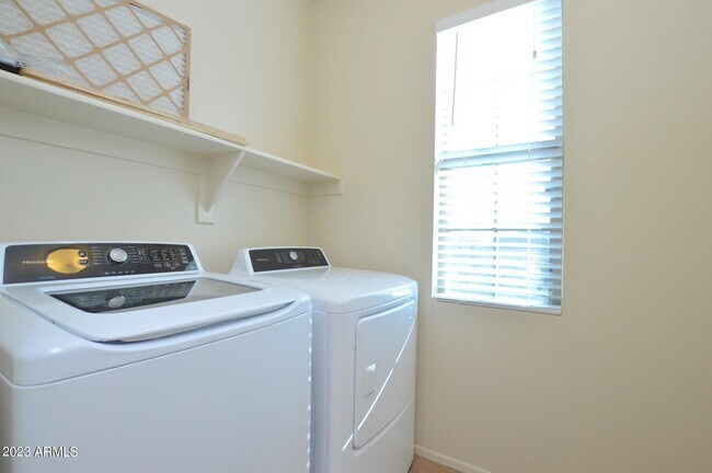 Building Photo - 4451 E Remington Dr