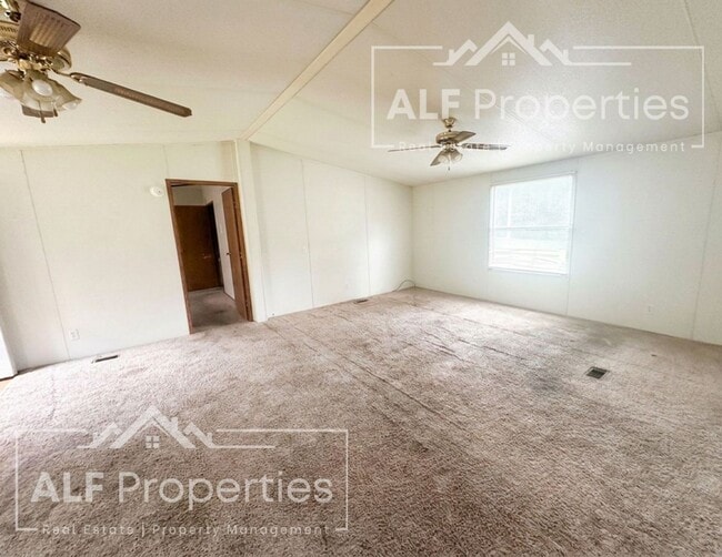 Building Photo - 157 Autumn Ln