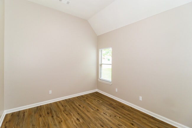 Building Photo - 240 Birch Springs Cove