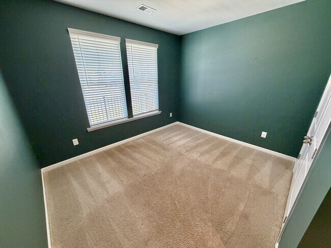 Building Photo - 540 Teversham Dr