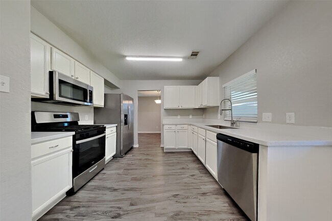 Building Photo - 16730 N Bob White Dr