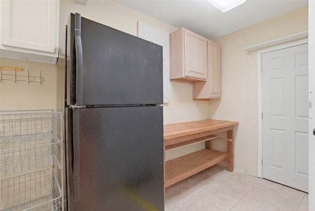 Building Photo - 9629 Maribelle Way