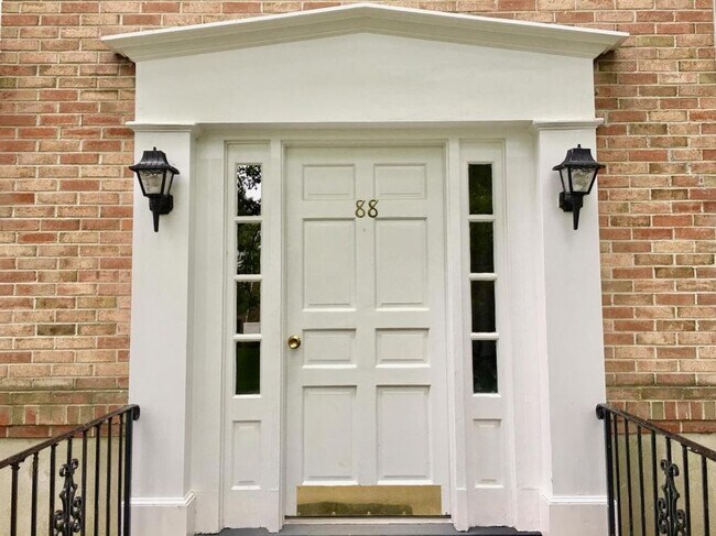 Building Photo - 88 Heritage Hill Rd