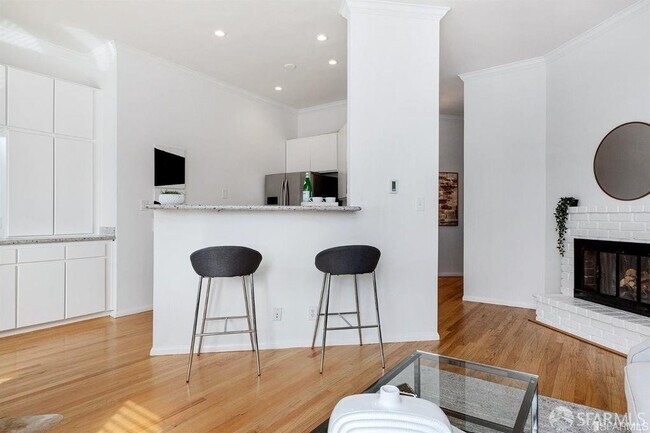 Building Photo - 1089 De Haro St