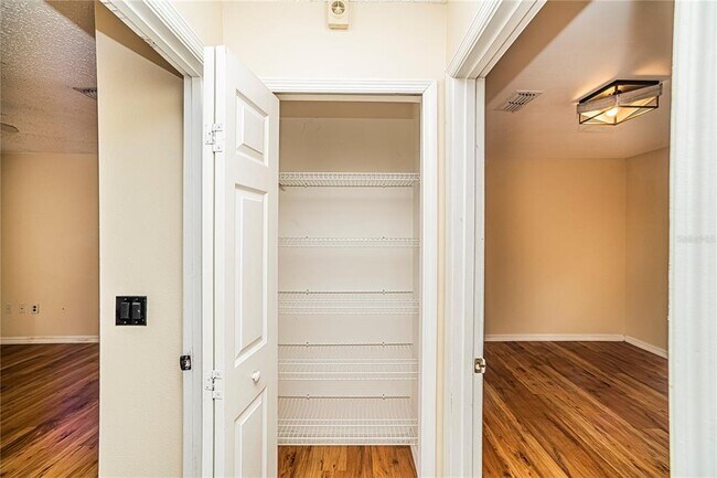 Building Photo - 3838 Stonefield Dr