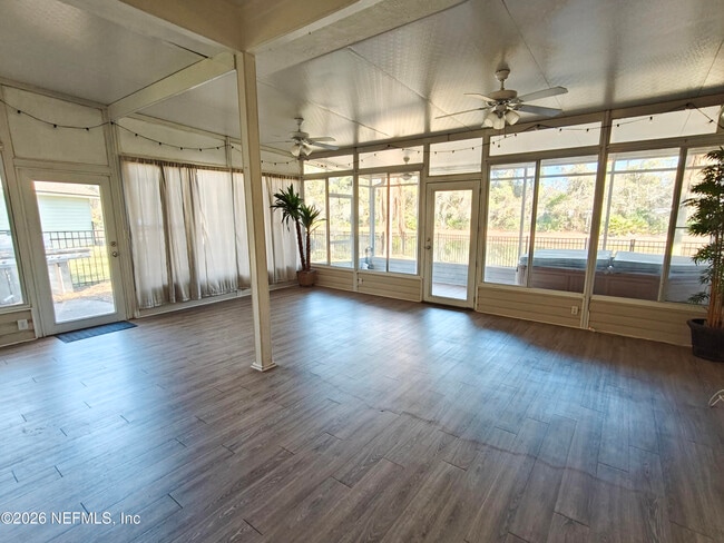 Building Photo - 1563 Lakeway Dr