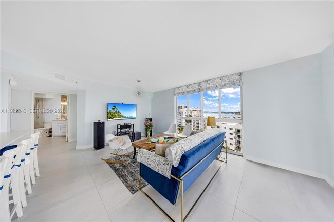 Building Photo - 1688 West Ave