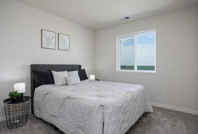 Building Photo - 11704 S 125th St