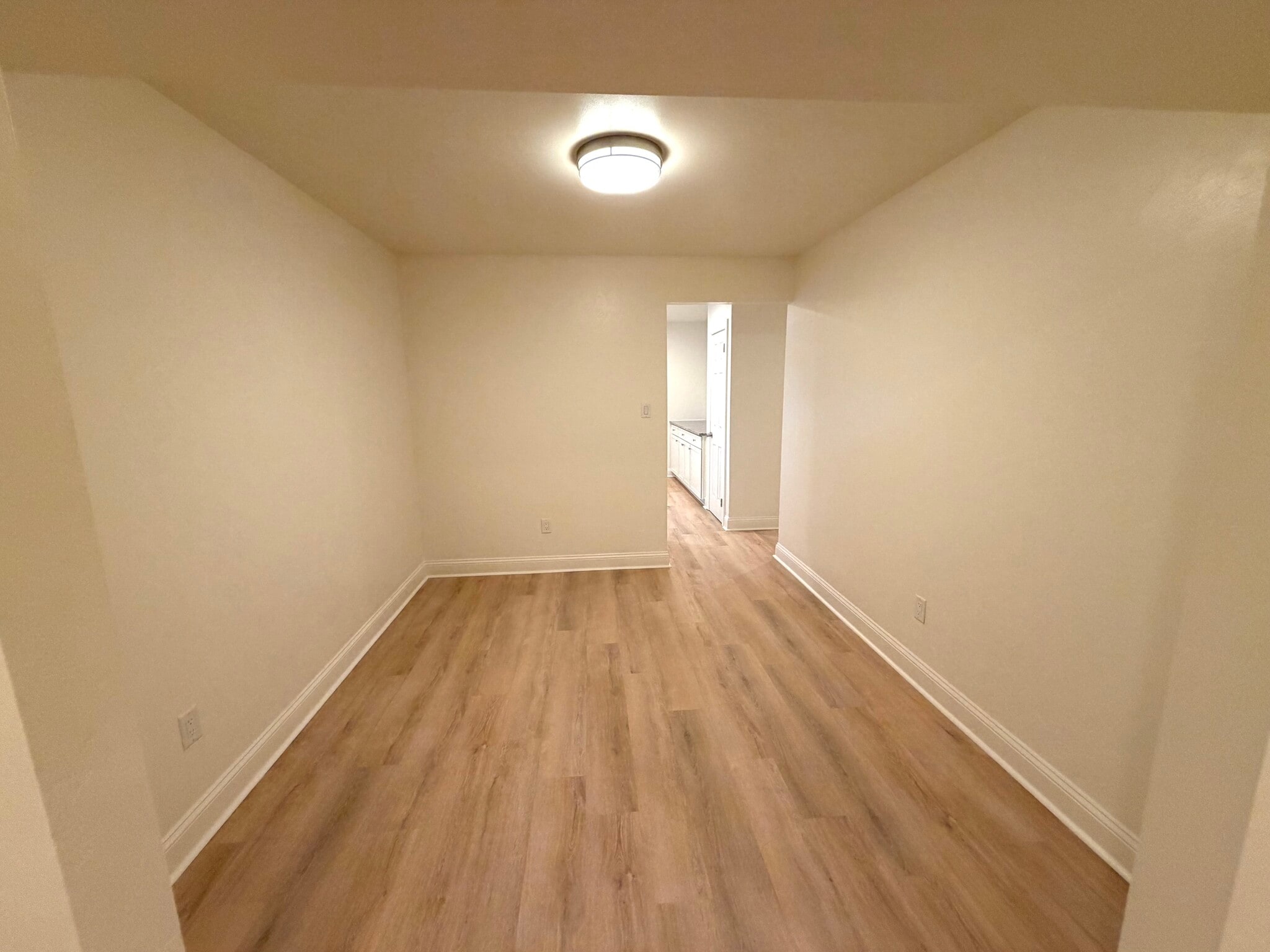 View of dining from from the living room. - 1005 Willow Green Dr