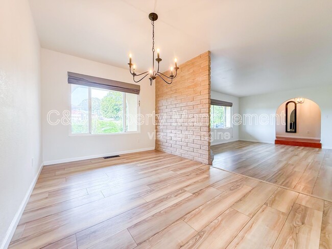 Building Photo - 9220 Canyon Oak Rd